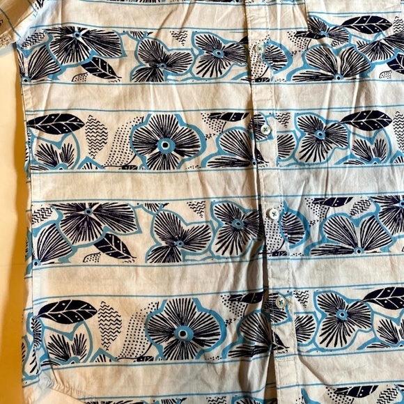 Amongst Others Mens Short Sleeve Shirt Size Large - Picture 15 of 16